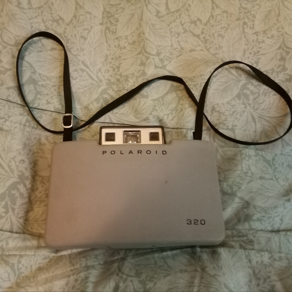 Vintage Polaroid Automatic 320 Land Camera with Cold Clip #193 Untested